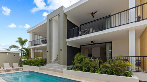 Ultime notizie aziendali su Progetto di ville nei Caraibi: migliorare la vita tropicale con ventilatori per soffitti in legno massello